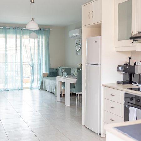 Royal Seacrest А203 Sea View Apartment Paphos Bagian luar foto