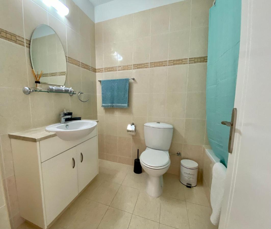 Royal Seacrest А203 Sea View Apartment Paphos Bagian luar foto